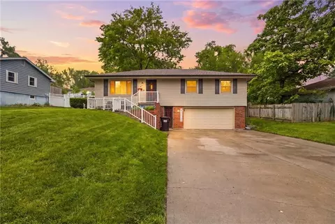 16704 Ellisonway Way, Independence, MO 64055