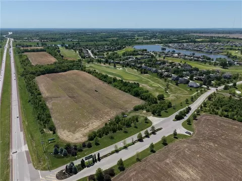 139 Th St, Basehor, KS 66007