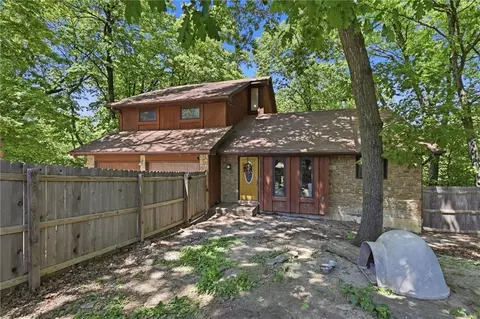 Exterior - 5796 SE Pine Ln, Holt, MO 64048 photo 2 of 12