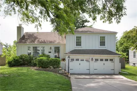 3813 W 79th St, Prairie Village, KS 66208