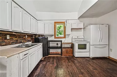 Kitchen - 191 N Burns St, Fillmore, MO 64449 photo 1 of 3