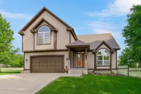 2224 Martha Ln, Greenwood, MO 64034