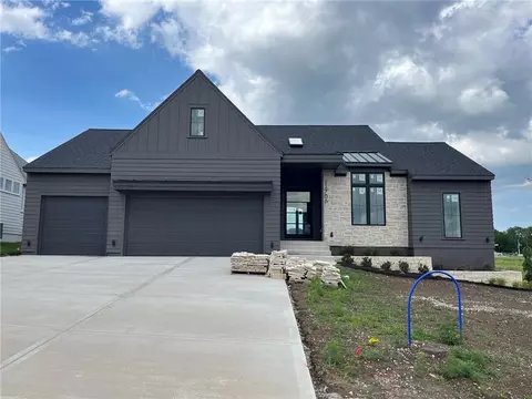 11706 W 181st Ter, Overland Park, KS 66013