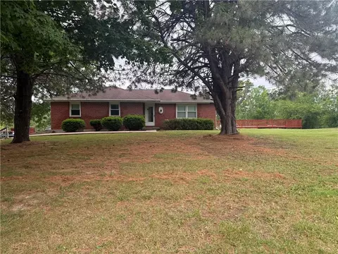 2526 Tri County Line Rd, Lathrop, MO 64465