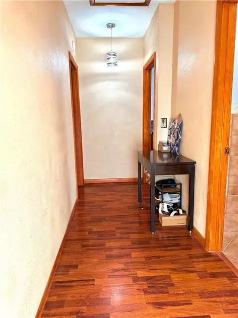 Entry Way - 412 S Main St, Brookfield, MO 64628 photo 4 of 4