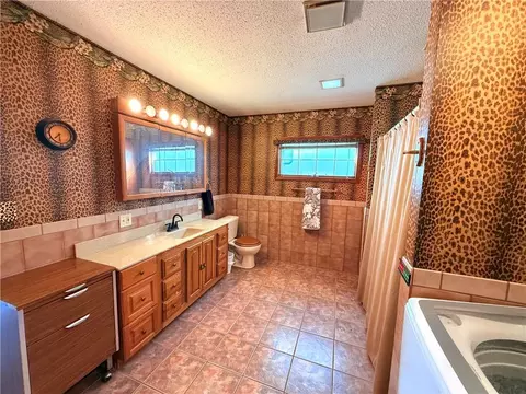 Bath - 412 S Main St, Brookfield, MO 64628 photo 1 of 3