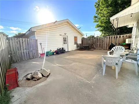 Exterior - 412 S Main St, Brookfield, MO 64628 photo 6 of 9