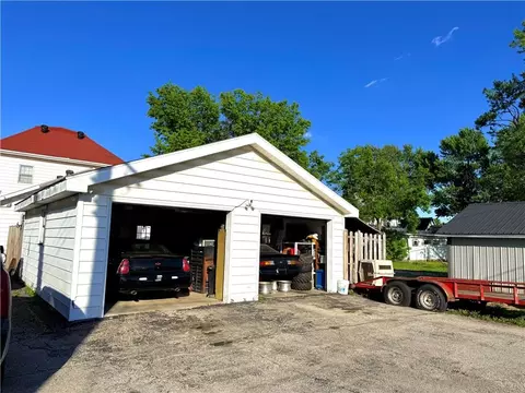 Exterior - 412 S Main St, Brookfield, MO 64628 photo 5 of 9