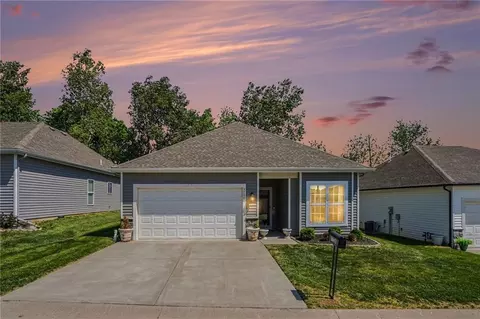 7728 NW 124th St, Kansas City, MO 64163