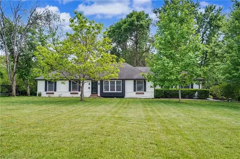 1769 N 300 Rd, Baldwin City, KS 66006