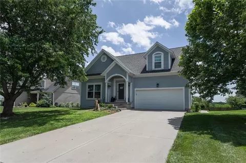 20461 W 201 St, Spring Hill, KS 66083