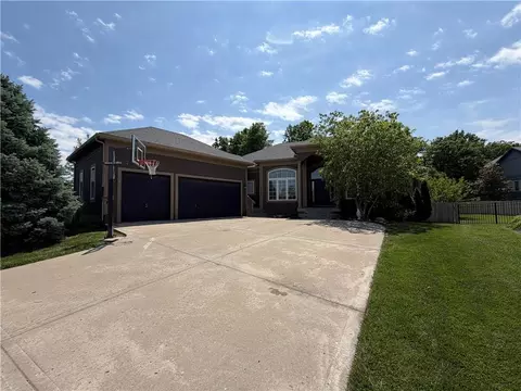11278 S Whitehall St, Olathe, KS 66061