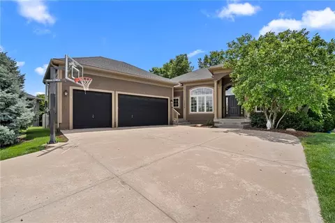 11278 S Whitehall St, Olathe, KS 66061