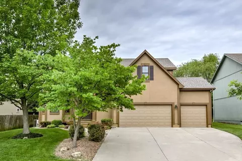 11813 W 138th St, Overland Park, KS 66221