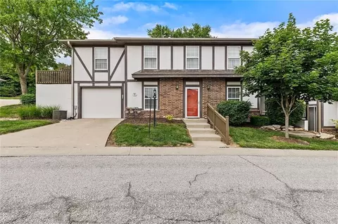 300 E Hansen Ct, Independence, MO 64055