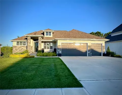 10139 N Kansas Ct, Kansas City, MO 64155