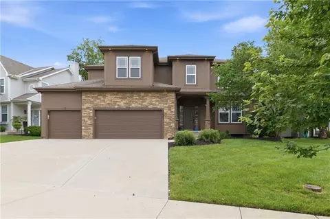 22041 W 98 St, Lenexa, KS 66220