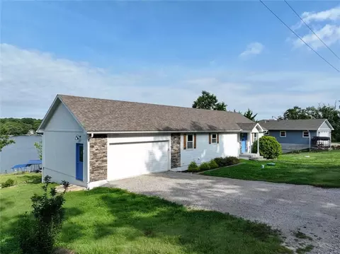 54 SE Lakeview Dr, Lacygne, KS 66040