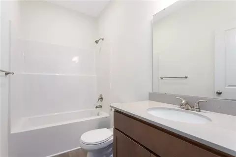 Bath - 704 Blazing Star Dr, Raymore, MO 64083 photo 1 of 5