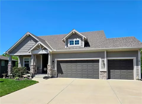 389 N Ferrel St, Olathe, KS 66061