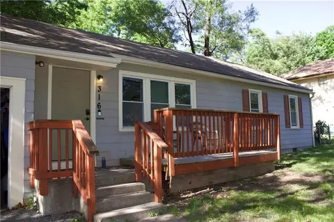 316 NW 82nd St, Kansas City, MO 64118
