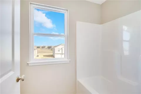 Bath - 603 Foxglove Ln, Raymore, MO 64083 photo 2 of 2