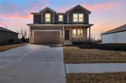 603 Foxglove Ln, Raymore, MO 64083