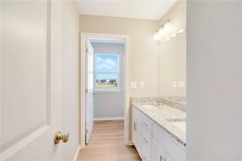 Entry Way - 603 Foxglove Ln, Raymore, MO 64083 photo 6 of 7