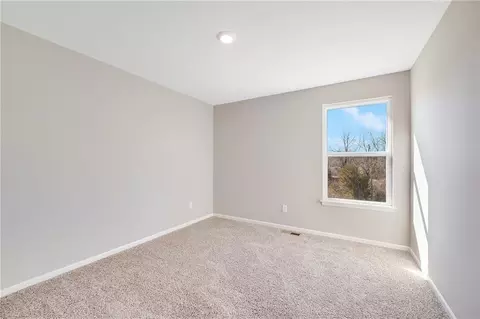 Bedroom - 603 Foxglove Ln, Raymore, MO 64083 photo 4 of 9