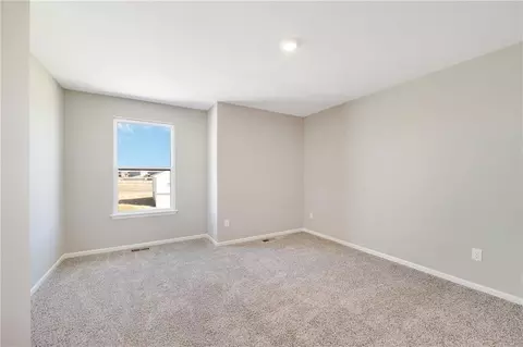 Bedroom - 603 Foxglove Ln, Raymore, MO 64083 photo 6 of 9