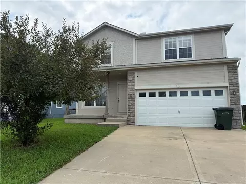 1015 Tamarisk Dr, Leavenworth, KS 66048
