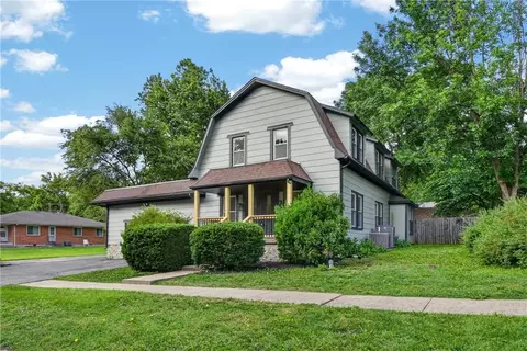 421 3rd St, Belton, MO 64012