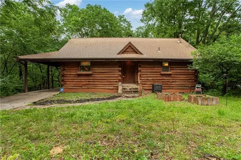 2909 N Hunter Ave, Kansas City, MO 64129