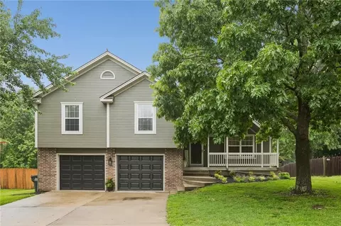 4619 SW 8th St, Blue Springs, MO 64015