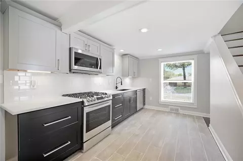 7744 Grand Ave, Kansas City, MO 64114