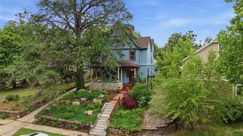 3620 Bell St, Kansas City, MO 64111