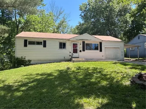8507 Eastern Ave, Kansas City, MO 64138