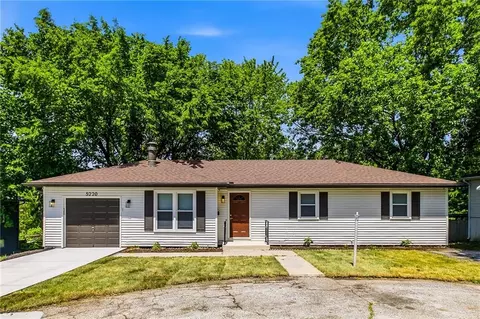 5220 Lakewood St, Kansas City, KS 66106