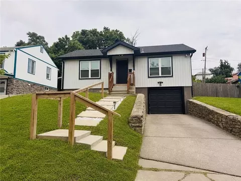 19 S 12th St, Kansas City, KS 66102