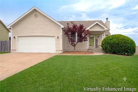 230 W Skylark St, Gardner, KS 66030