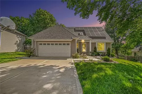 2404 NE Mill Crk, Blue Springs, MO 64014