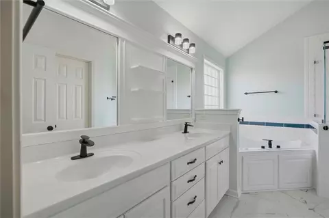 Bath - 503 River Birch Rd, Raymore, MO 64083 photo 1 of 4