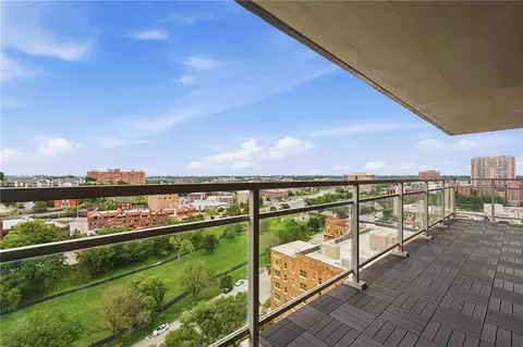 4545 Wornall Rd #1104, Kansas City, MO 64111