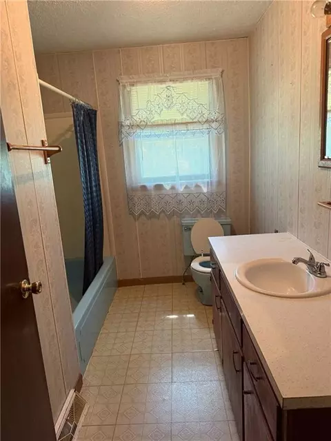 Bath - 33486 7 Hwy, Edwards, MO 65326 photo 1 of 3