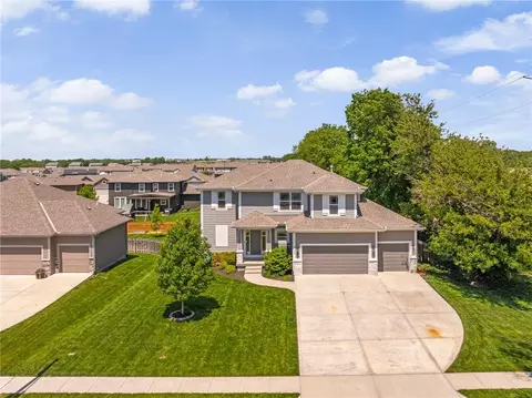 19602 W 198th St, Spring Hill, KS 66083