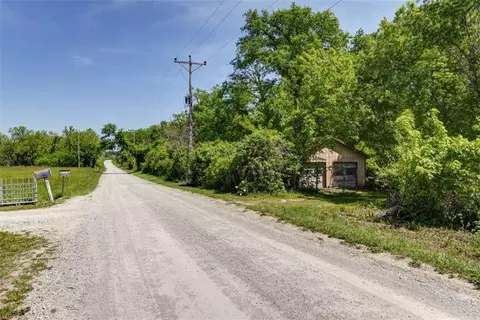 8667 Markham Rd, Richmond, MO 64085 photo 4