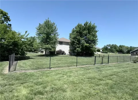 Exterior - 819 Pryor St, Iola, KS 66749 photo 14 of 16