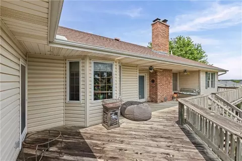 Exterior - 819 Pryor St, Iola, KS 66749 photo 5 of 16