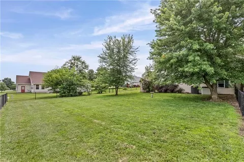 Exterior - 819 Pryor St, Iola, KS 66749 photo 6 of 16