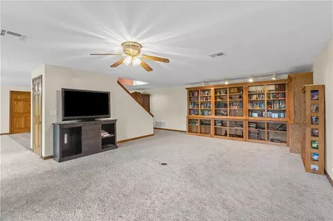 Living - 819 Pryor St, Iola, KS 66749 photo 3 of 4